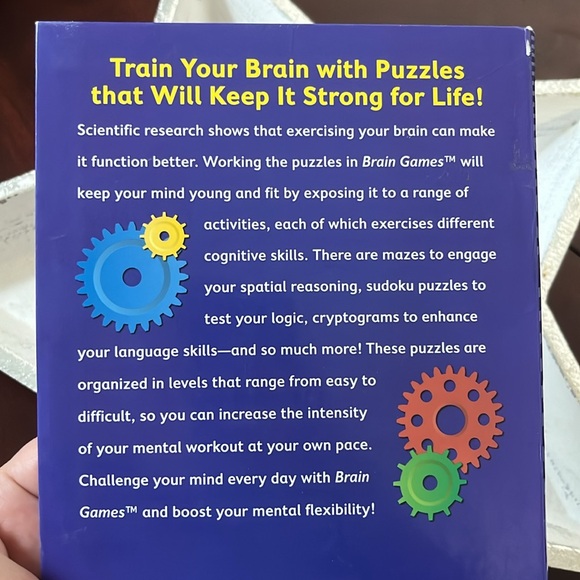 BRAIN GAMES | Puzzles to Work Out Your Brain Book - Picture 8 of 9